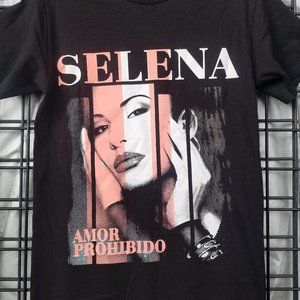 New "Selena – Amor Prohibido" Unisex Silkscreen T-Shirt. Available In Small–3XL